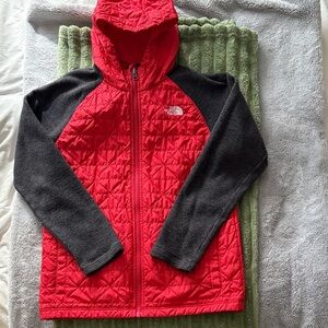 EUC The North Face Kids Red and Black Quilted Fleece jacket Size large (14-16)